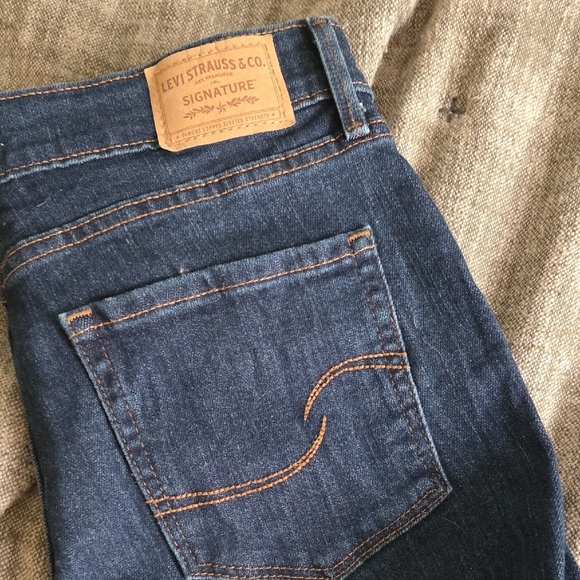 Signature by Levi Strauss Dark Blue Flare Jeans - Picture 4 of 5